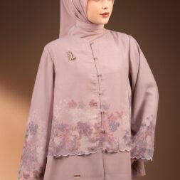 BLUS BERMOTIF TENTREM SARI